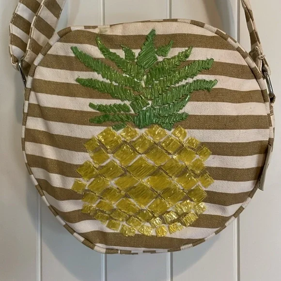 Sun N Sand accessories tan/white stripped purse with Pineapple design - Picture 2 of 6